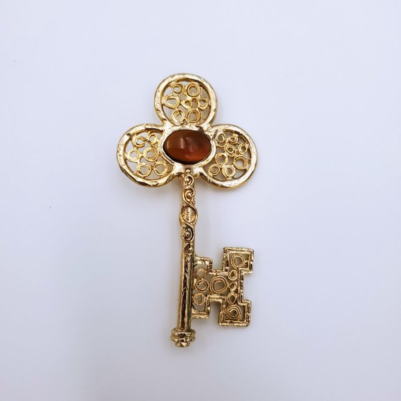 Oversized Golden Gripoix Key Brooch, Vintage Large Filigree Pin - Picture 6 of 8